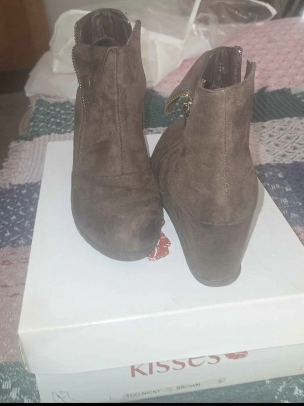 Kisses Women's Brown Faux Suede Wedge Ankle Booties Side Zip Size 8 - Picture 6 of 7